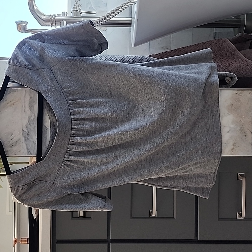Super cute jersey top